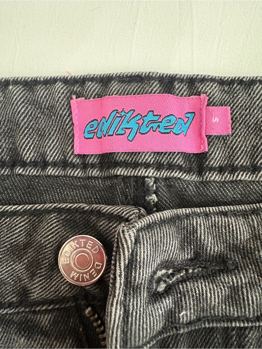 Edikted Low Rise Baggy Washed Black Jeans Size Small - Picture 6 of 6